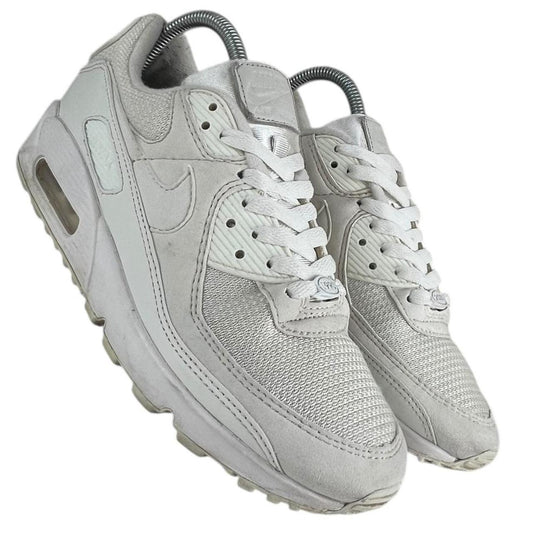 White Nike Airmax 90.
