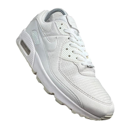 White Nike Airmax 90.